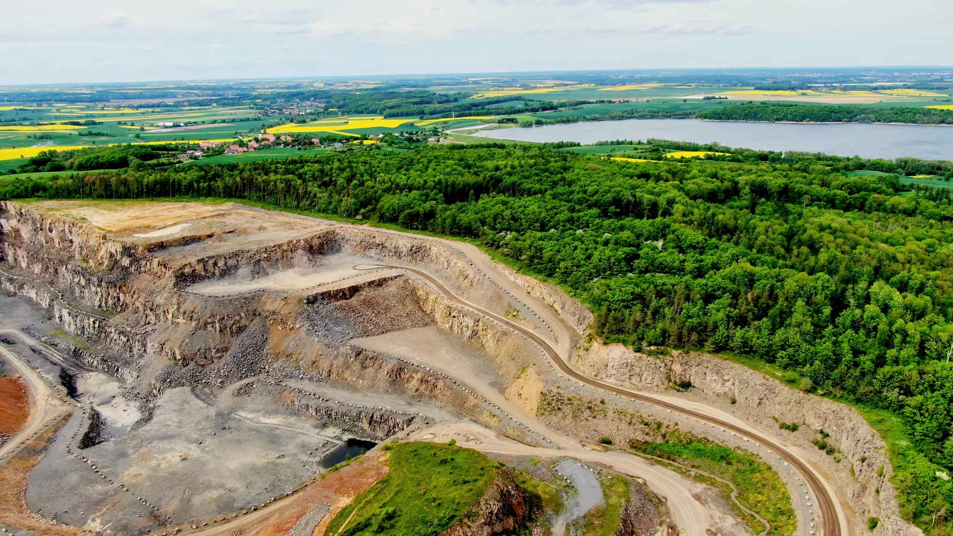 Mączka Bazaltsoil ze złóż bazaltu na Dolnym Śląsku