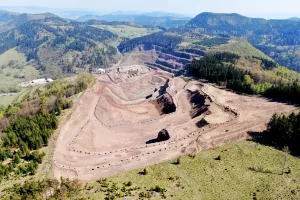 Kopalnia mączki Melafirsoil w Rybnicy Leśnej